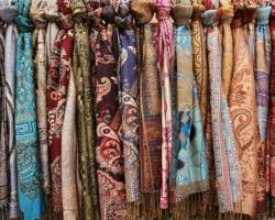 Kaschmir waschen: Pulloverund Schal richtig reinigen