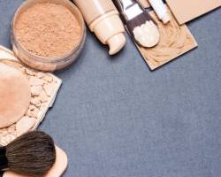 Make Up Flecken entfernen in 4 Schritten