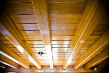 Holzdecken streichen